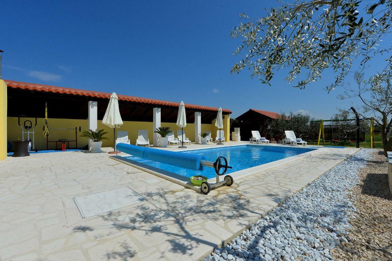 Apartment House Simoni With Pool, Zadar County Privlaka  Exterior foto